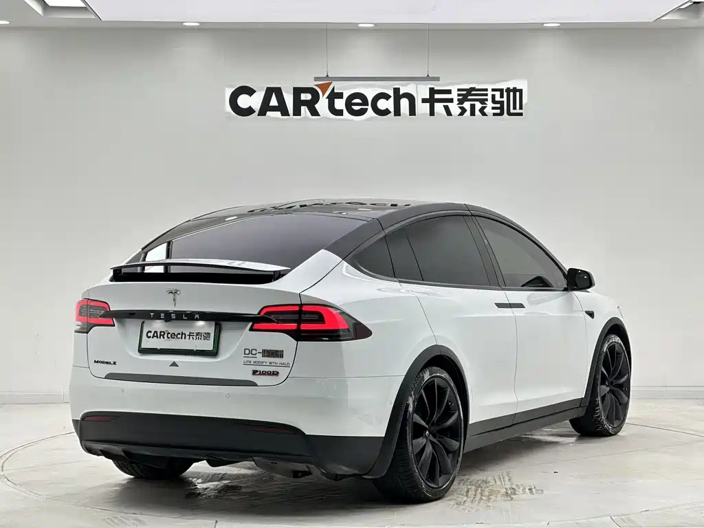 TESLA MODEL X
