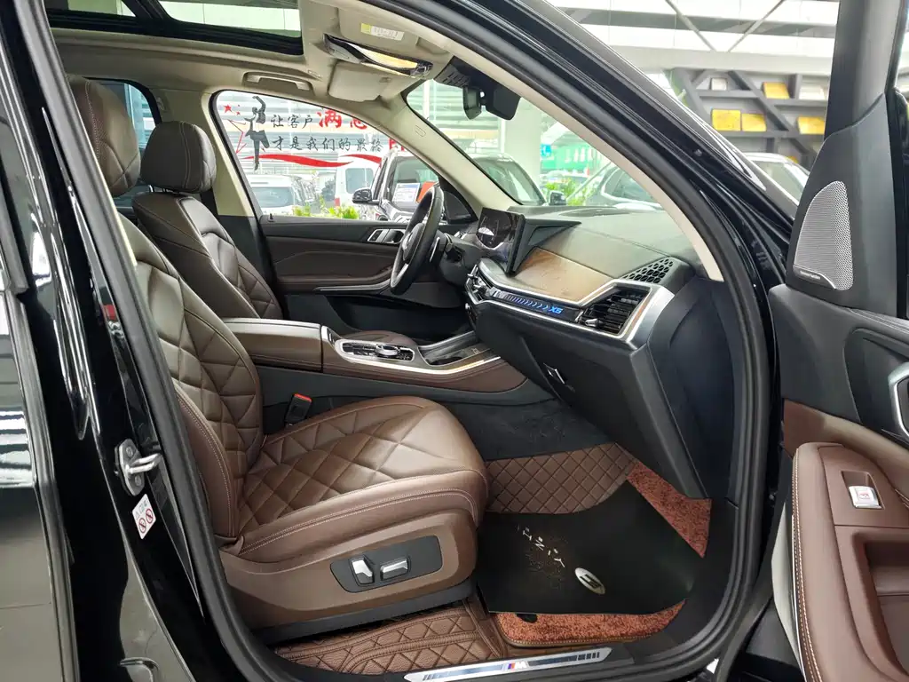 BMW X5 — миниатюра 12