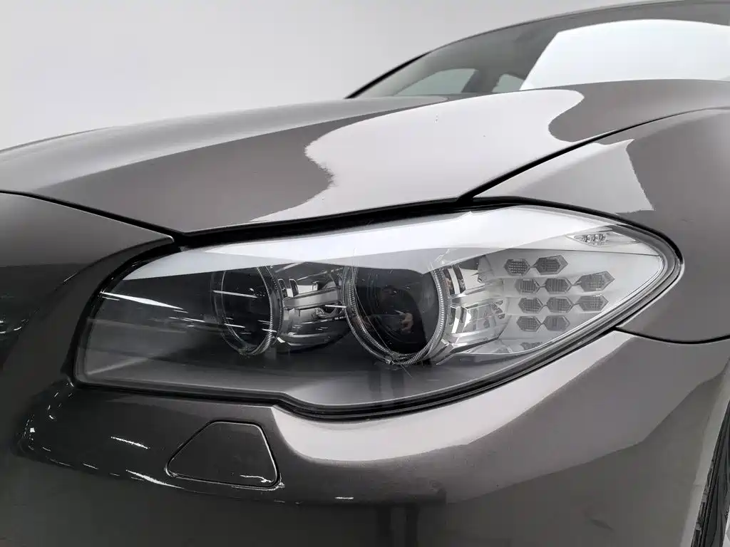 BMW 5 Series (Import) — миниатюра 7