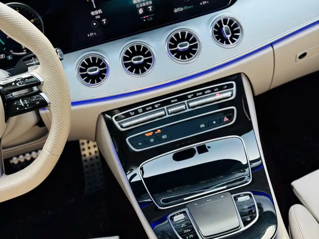 Mercedes-Benz E-Class 2023 — фото 10