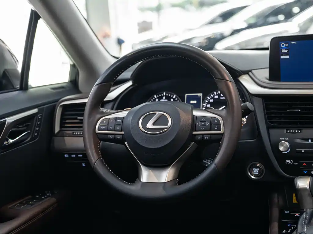 Lexus RX — миниатюра 14