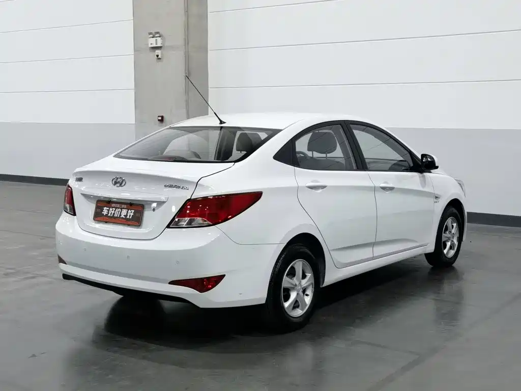Hyundai Verna — миниатюра 2