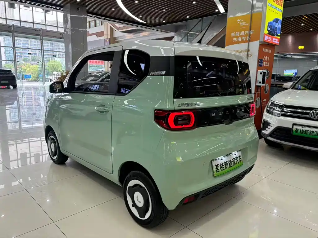 Wuling MINIEV — миниатюра 10