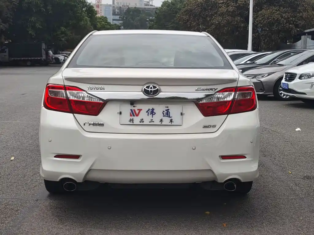 Toyota Camry 2012 2.0S