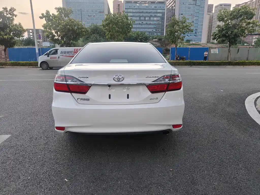 Toyota Camry — миниатюра 6