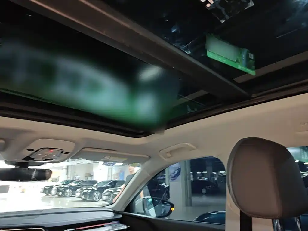 Audi e-tron (Import) — миниатюра 18