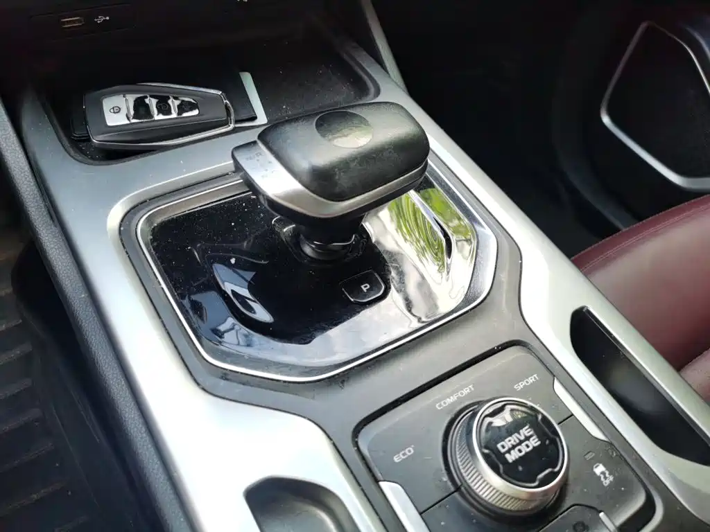 Geely Haoyue 2022 1.8TD DCT Luxury 7 мест