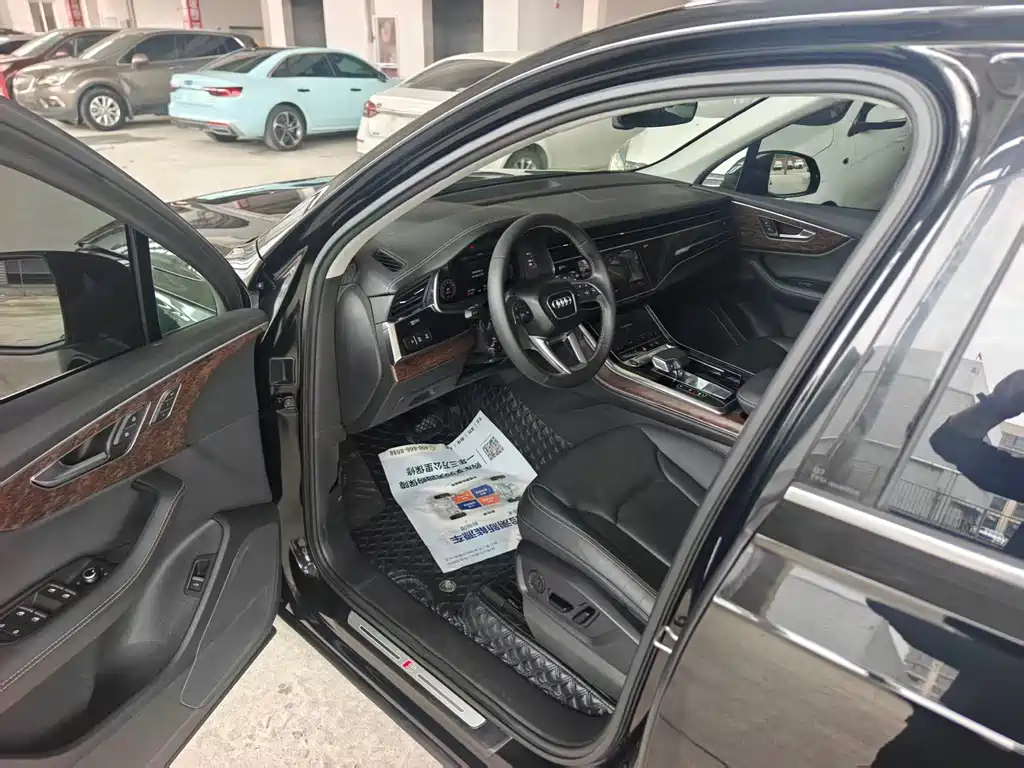 Audi Q7 — миниатюра 6