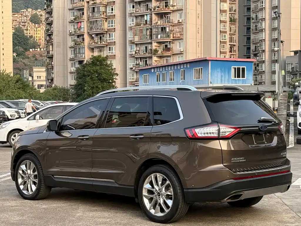 Ford Edge — миниатюра 6