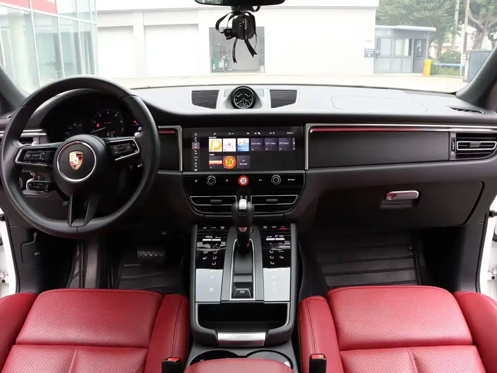 Porsche Macan — миниатюра 5