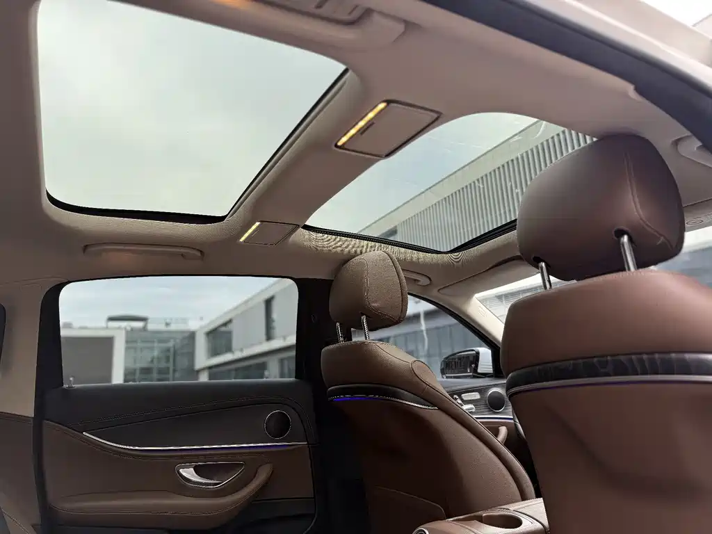 MERCEDES-BENZ E CLASS