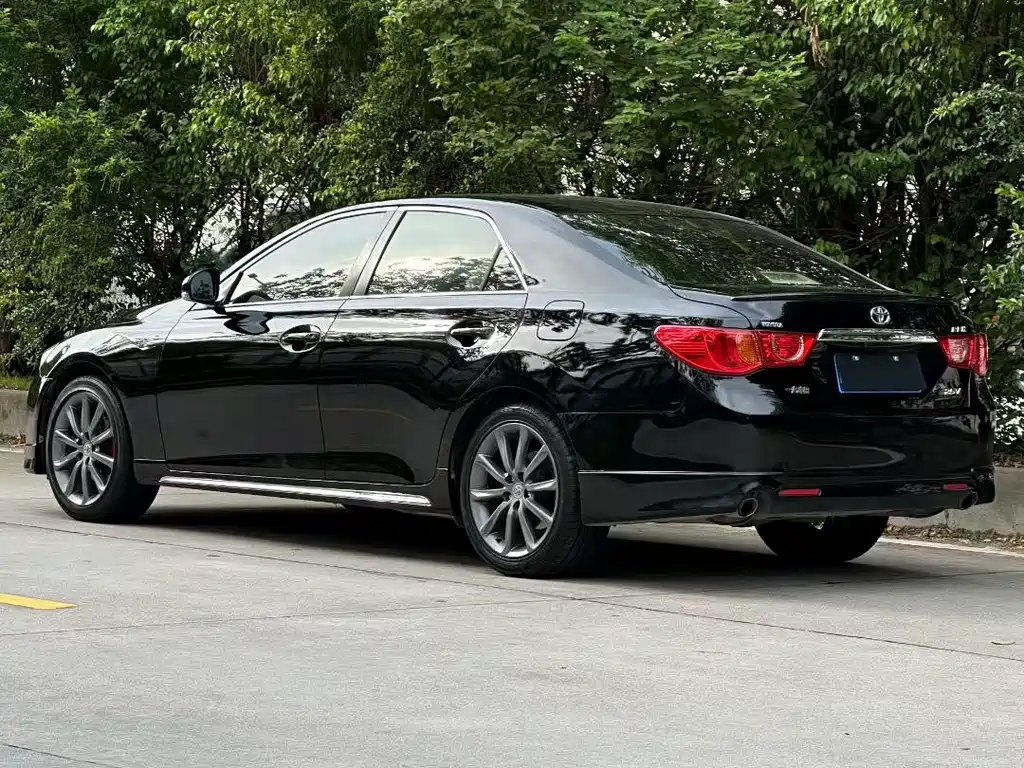 Toyota Reiz — миниатюра 8