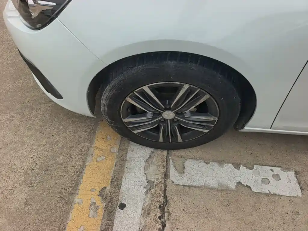 Peugeot 308 — миниатюра 23