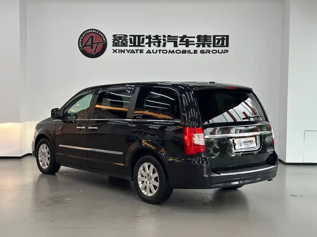 Chrysler Grand Voyager (Import) — миниатюра 5