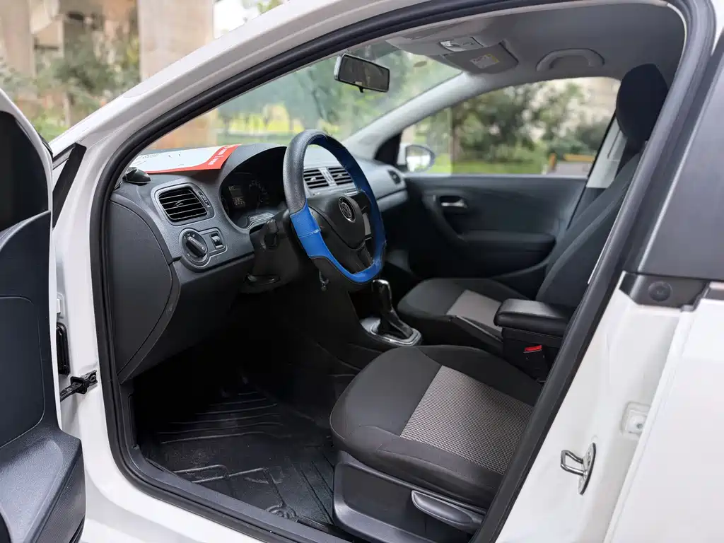 Volkswagen Polo — миниатюра 11