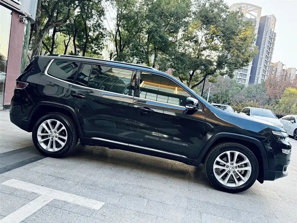 JEEP GRAND COMMANDER