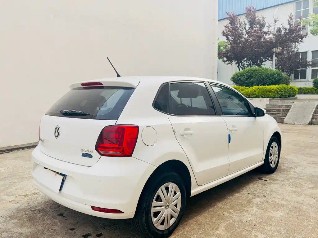 Volkswagen Polo 2016 1.4L AT