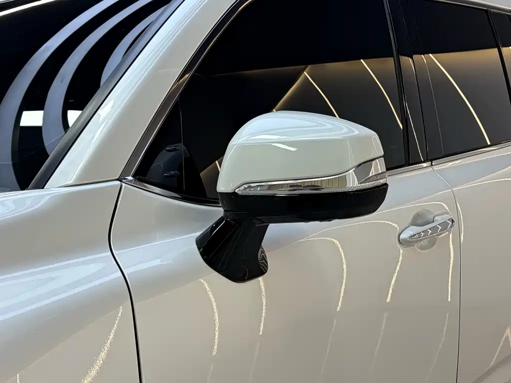 Lexus LX — миниатюра 6