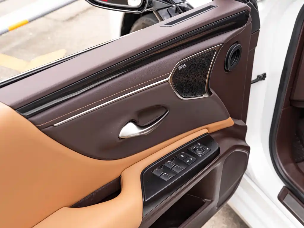Lexus ES — миниатюра 19