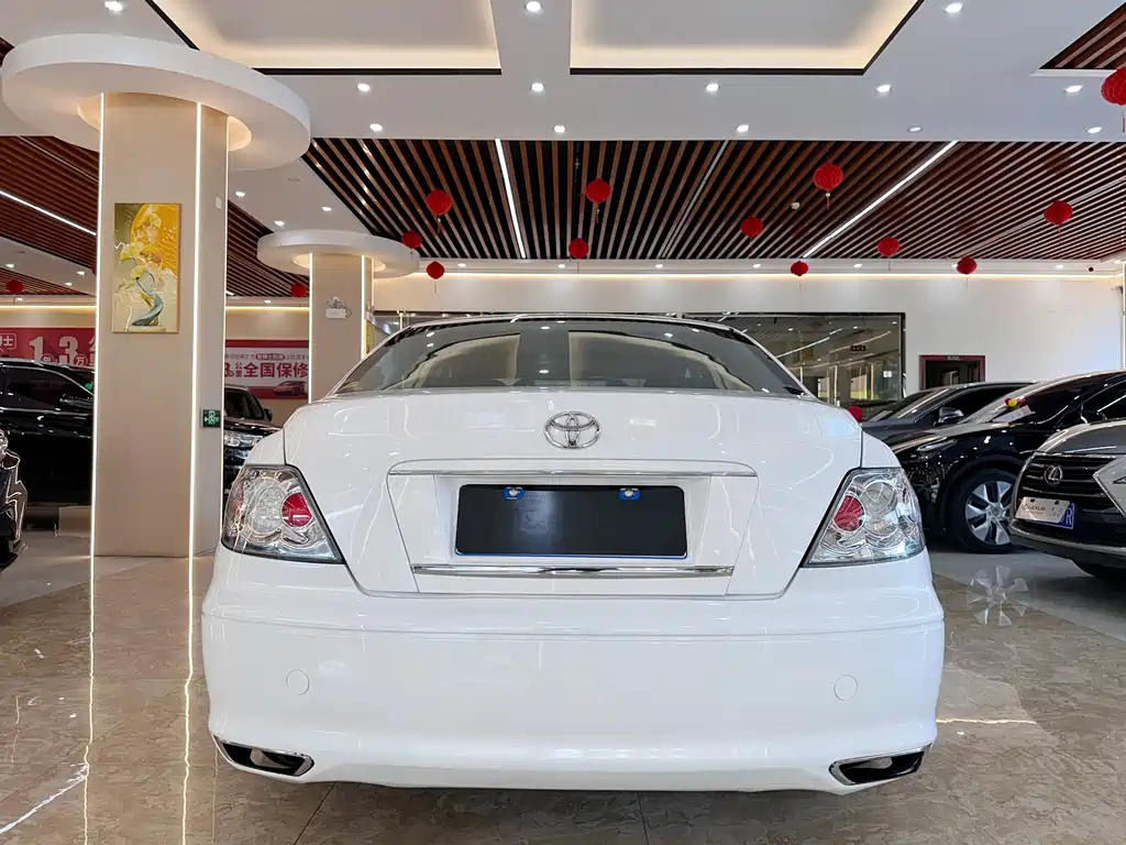 Toyota Reiz — миниатюра 5