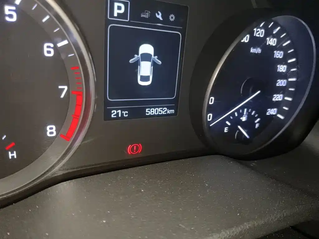 Hyundai Elantra — миниатюра 13