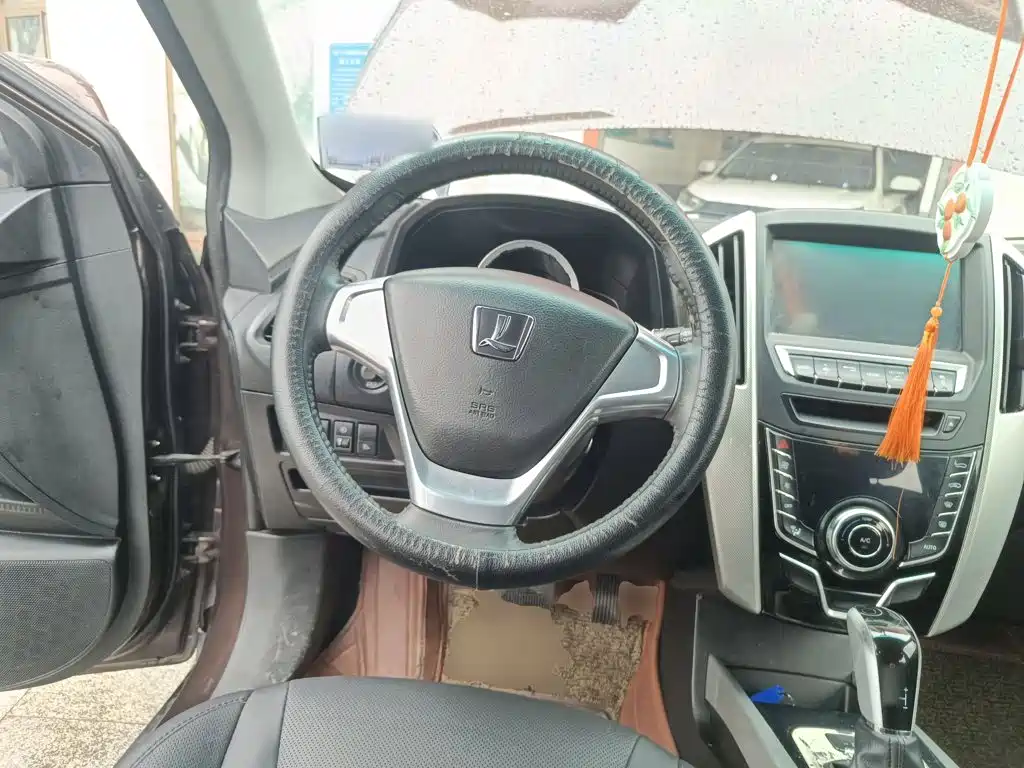 Luxgen U6 — миниатюра 4