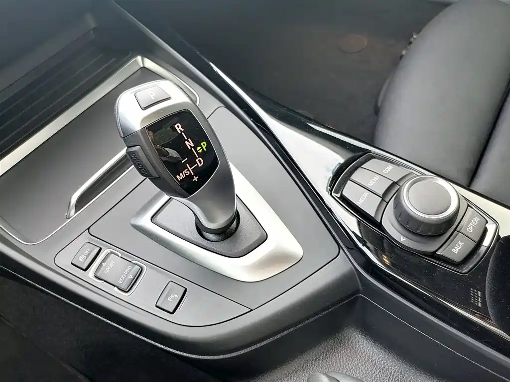 BMW 2 Series (Import) — миниатюра 10