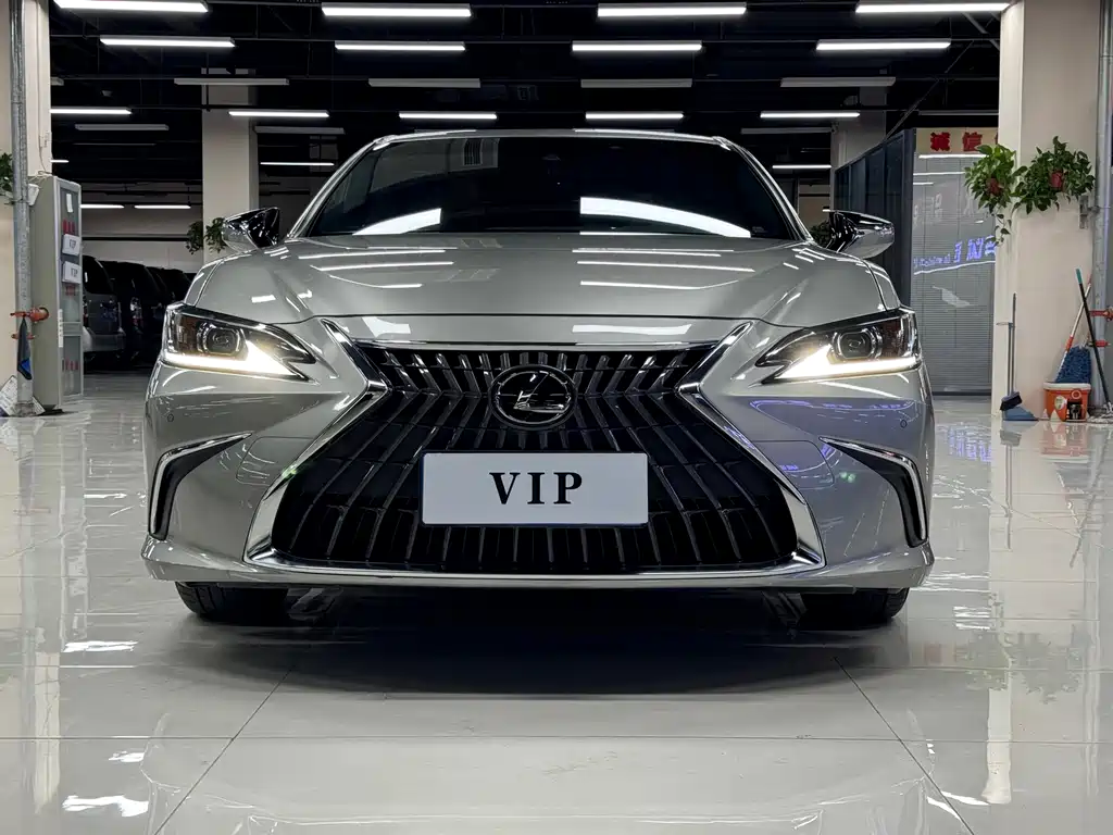 Lexus ES — миниатюра 2