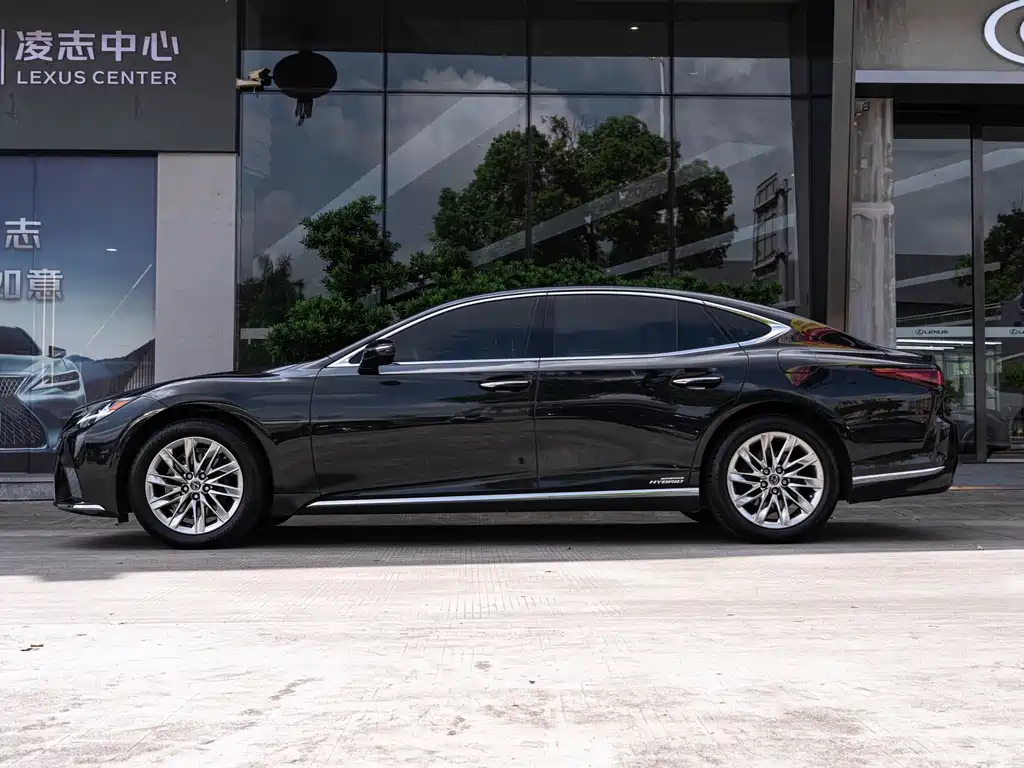 Lexus LS — миниатюра 4