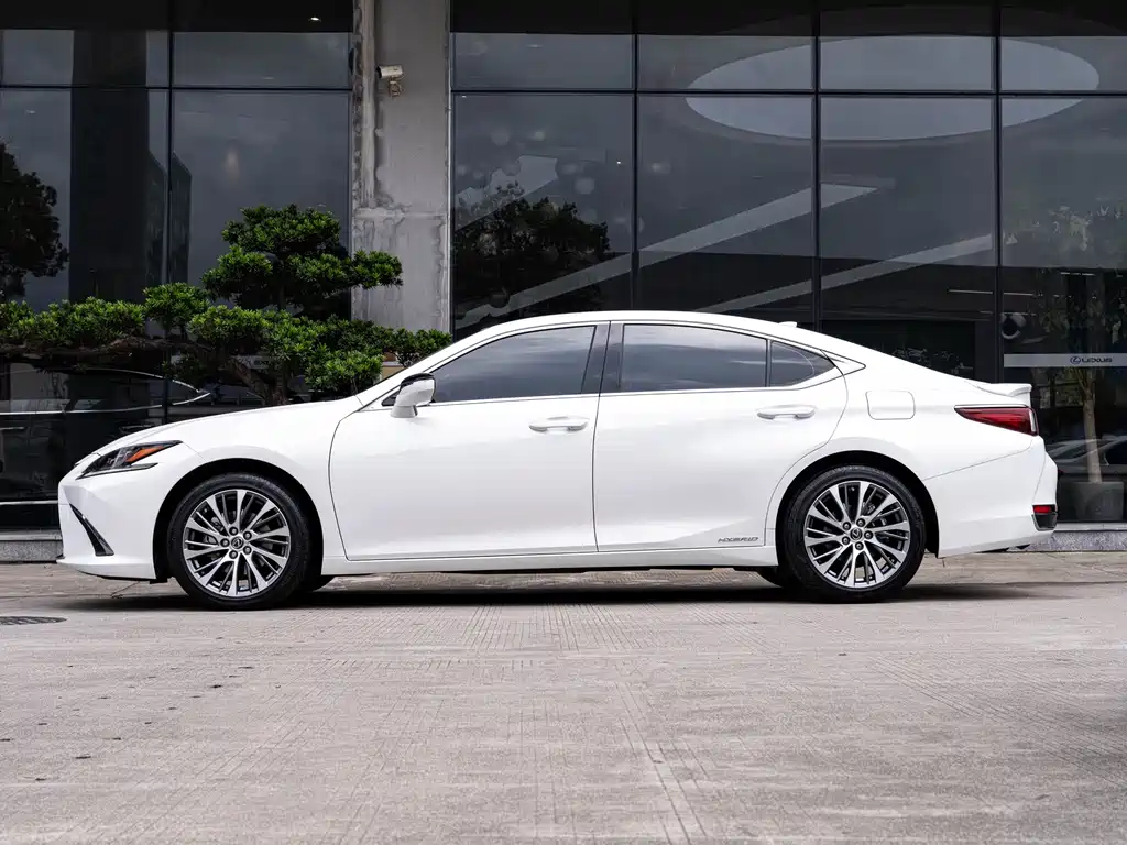 Lexus ES — миниатюра 4