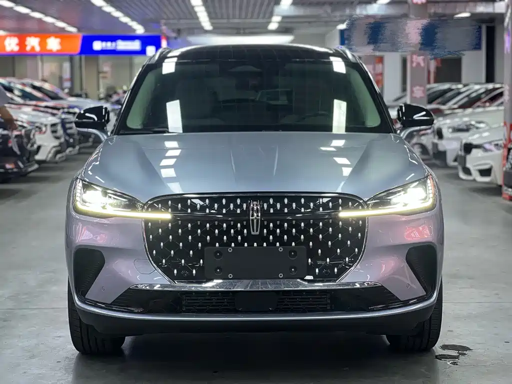 Lincoln Corsair — миниатюра 2