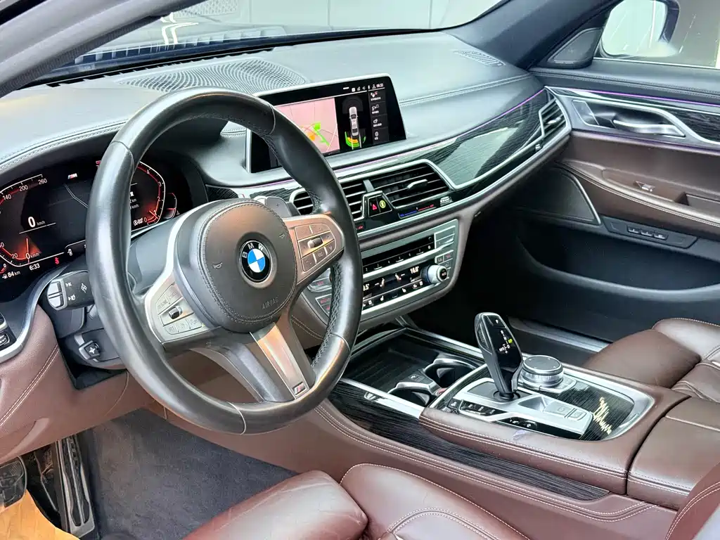 BMW 7 Series — миниатюра 5