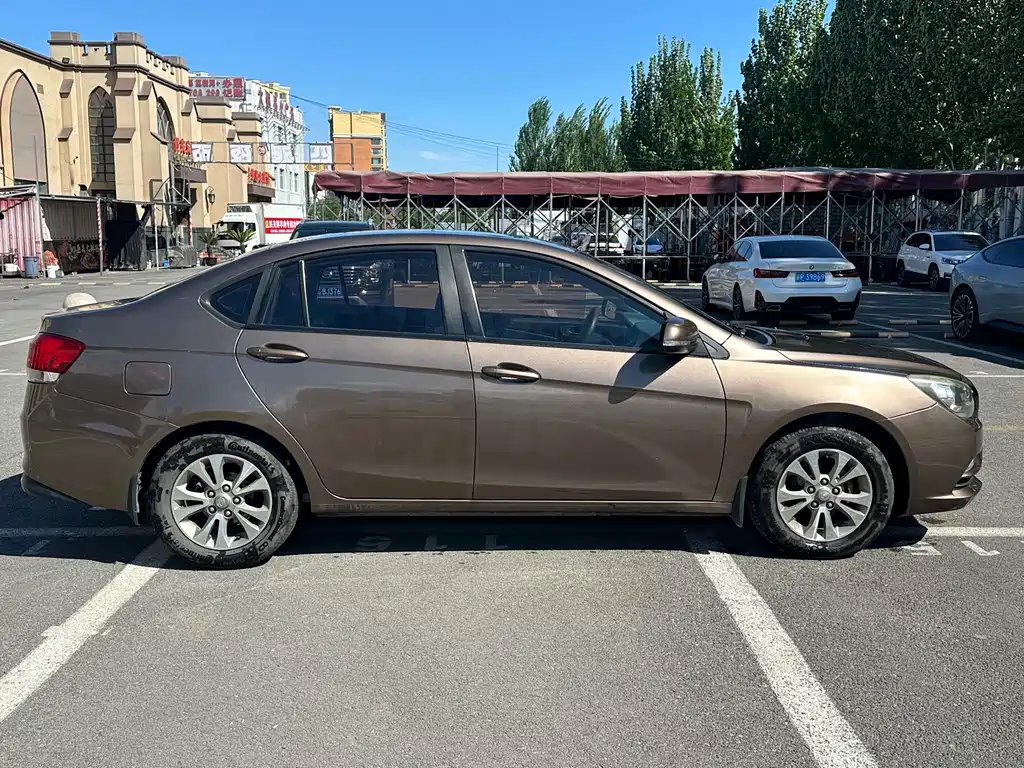 Soueast V5 2015 plus 1.5L MT