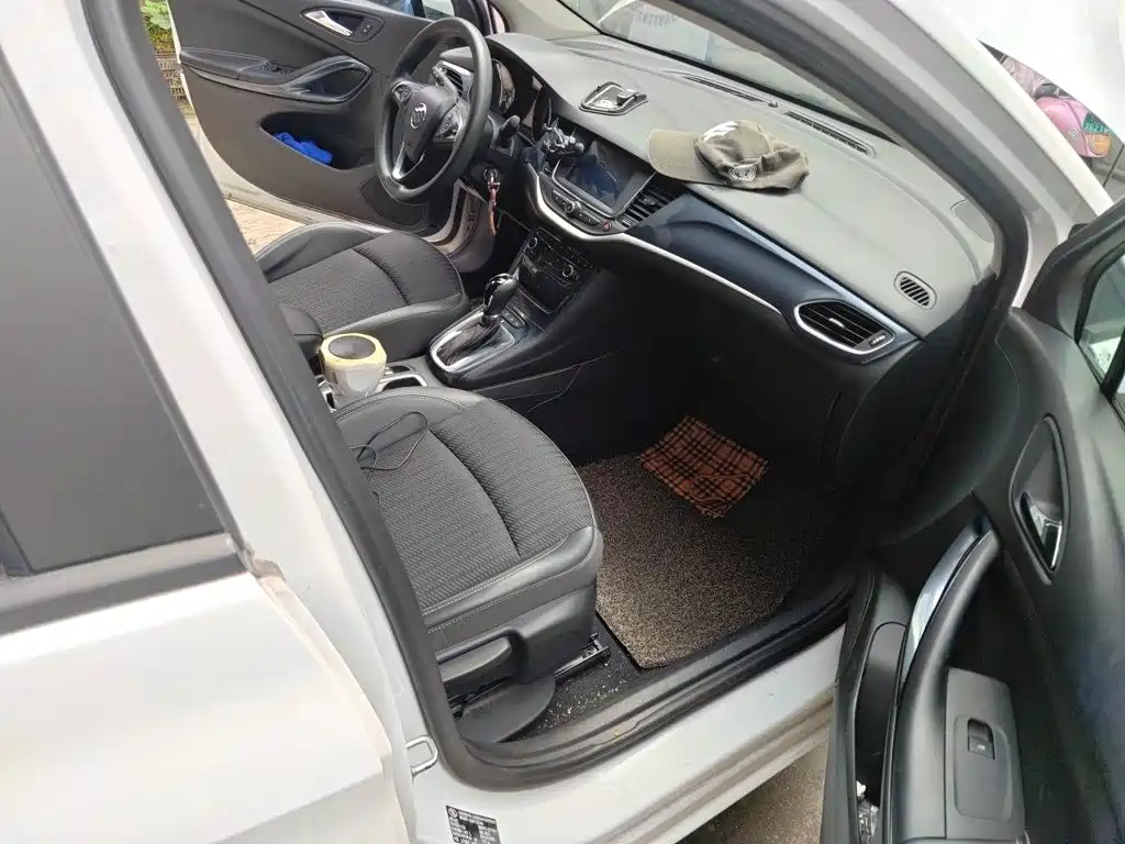 Buick Verano — миниатюра 18