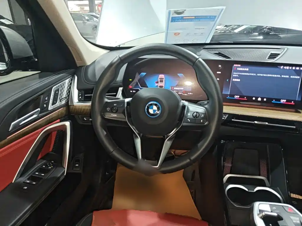 BMW iX1 — миниатюра 15
