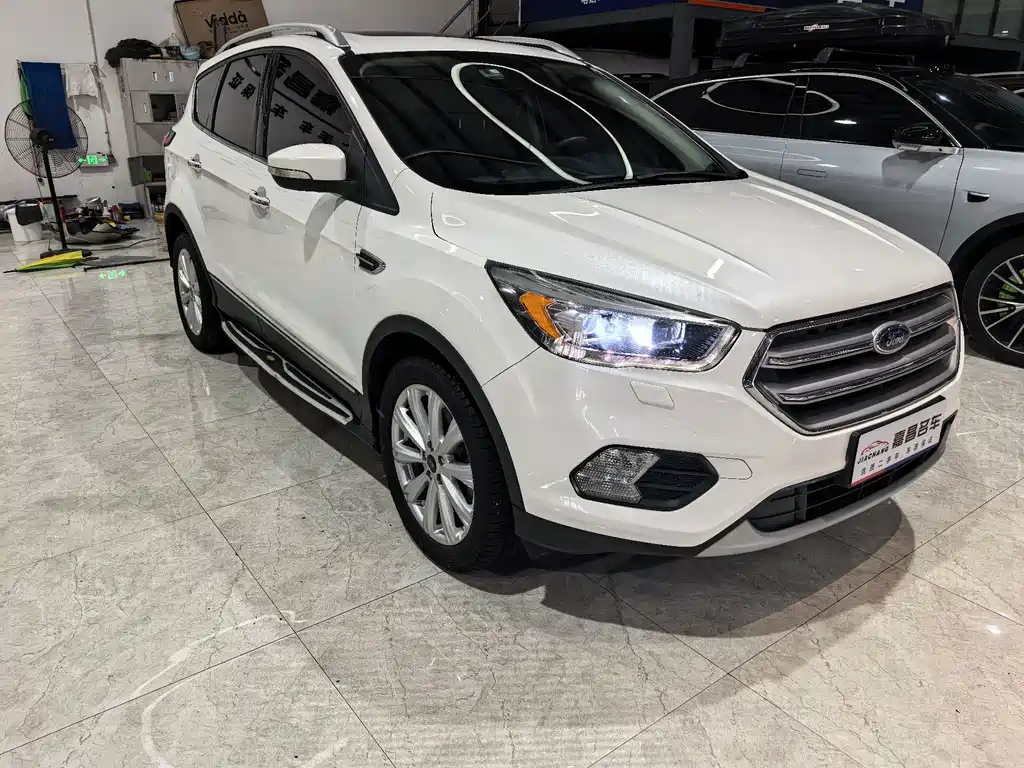 Ford Kuga — миниатюра 16