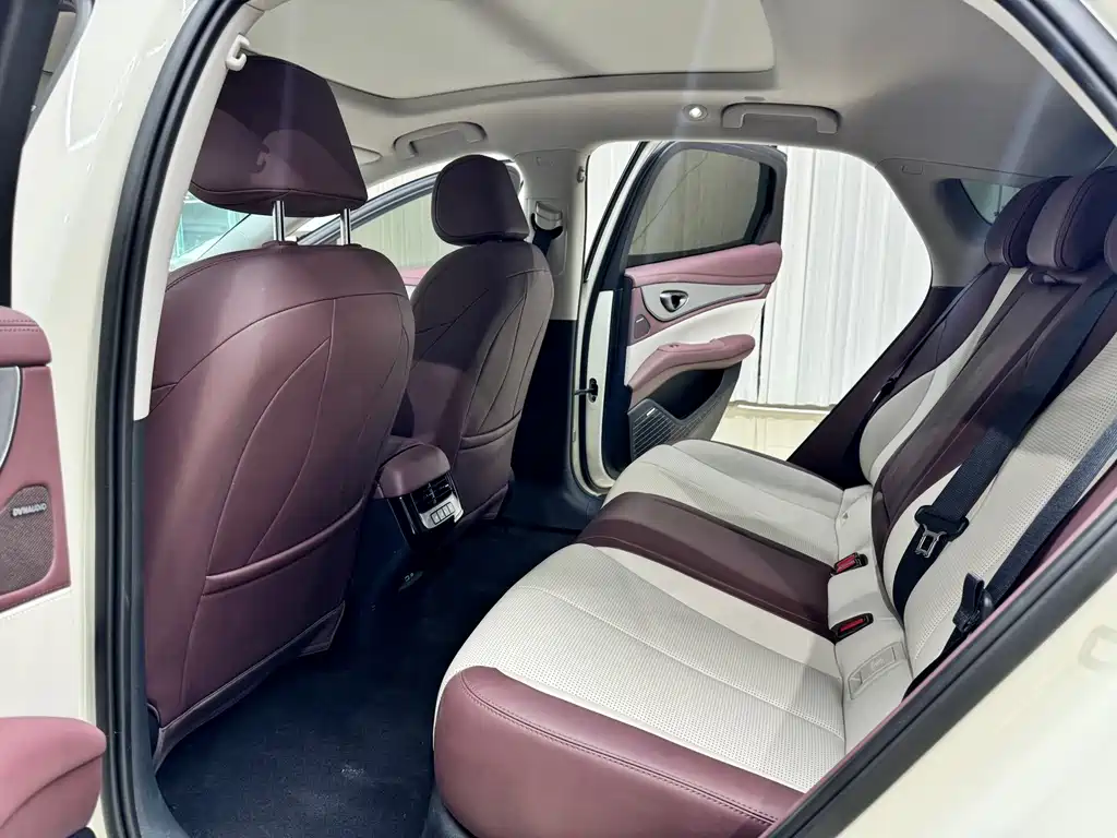 BYD 海豹07 EV — миниатюра 12