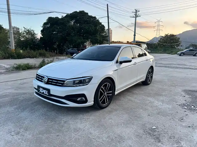 VOLKSWAGEN LINGDU