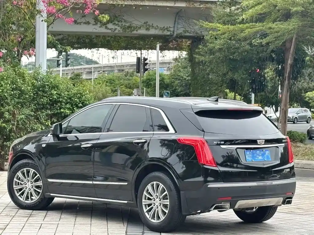 CADILLAC XT5