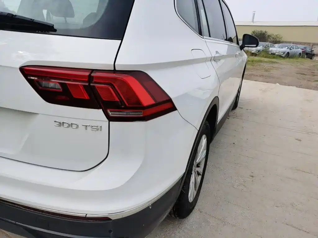 Volkswagen Tiguan L — миниатюра 8