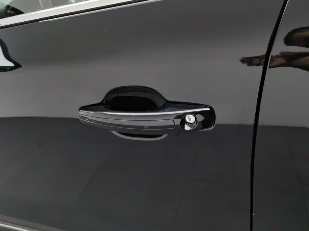 Lincoln MKC — миниатюра 18