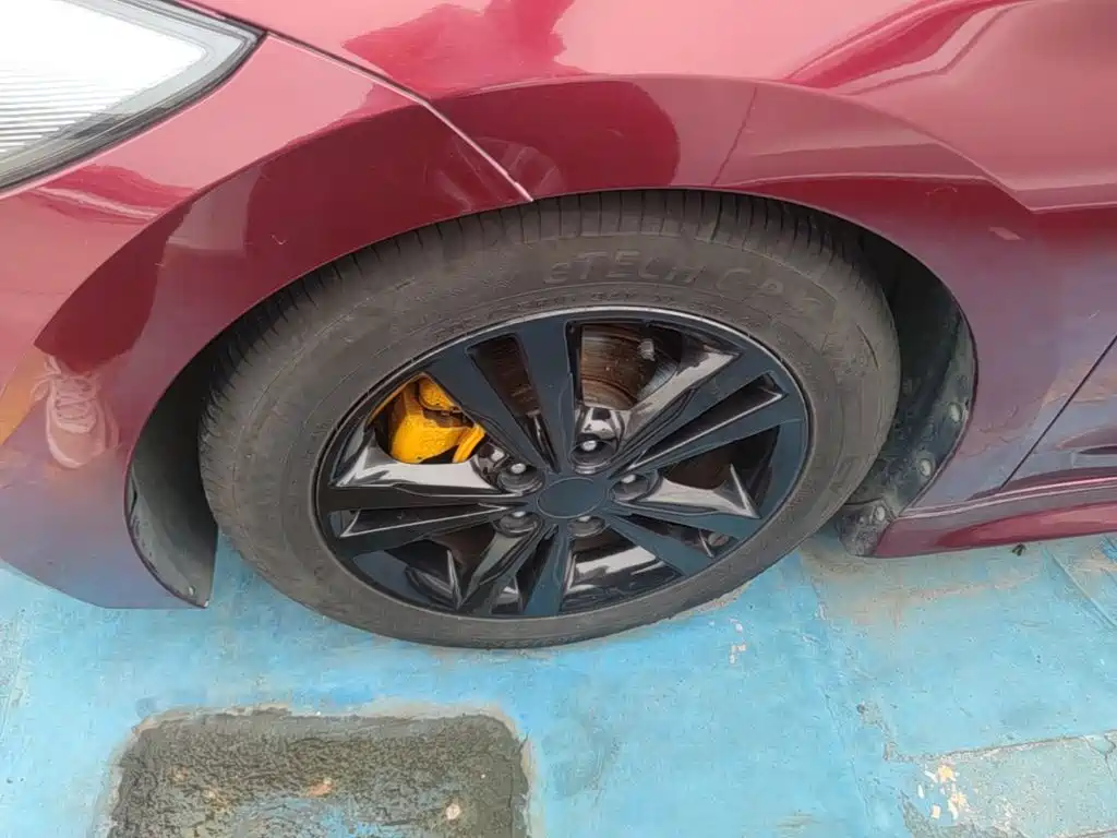 Hyundai Elantra — миниатюра 23
