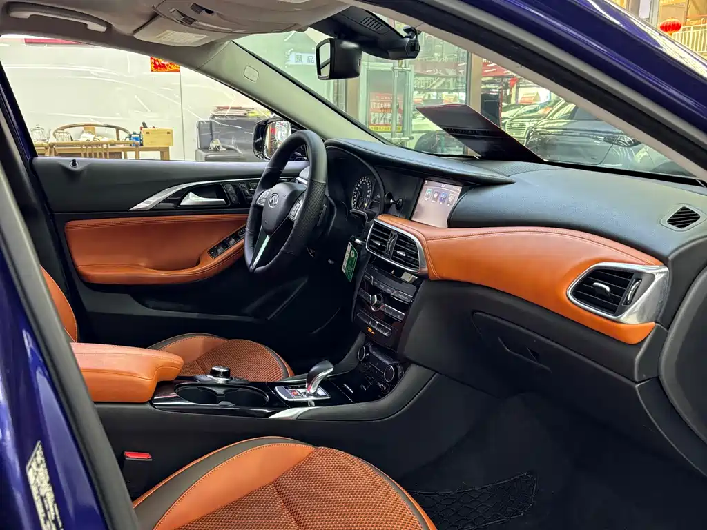 Infiniti QX30 2017 2.0T Sport