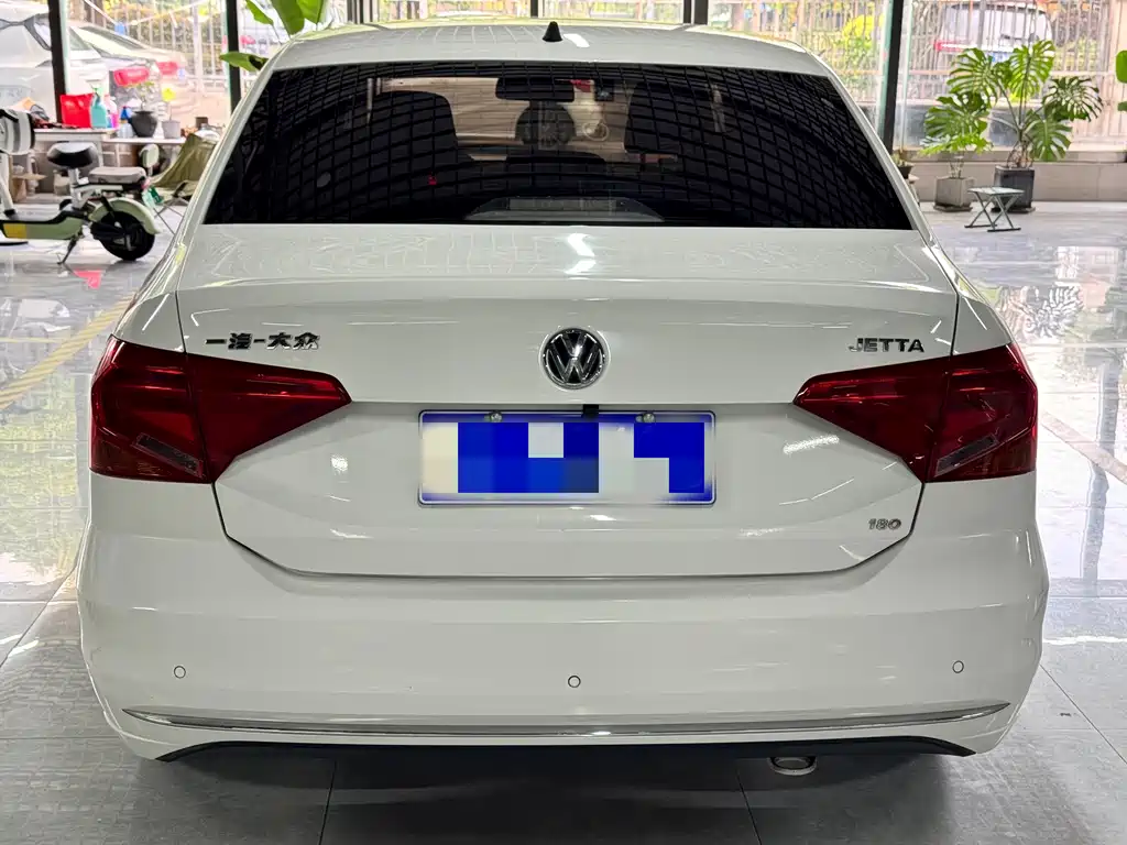 Volkswagen Jetta — миниатюра 4