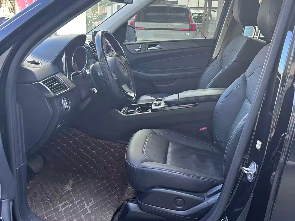 Mercedes-Benz GLE (Import) — миниатюра 4