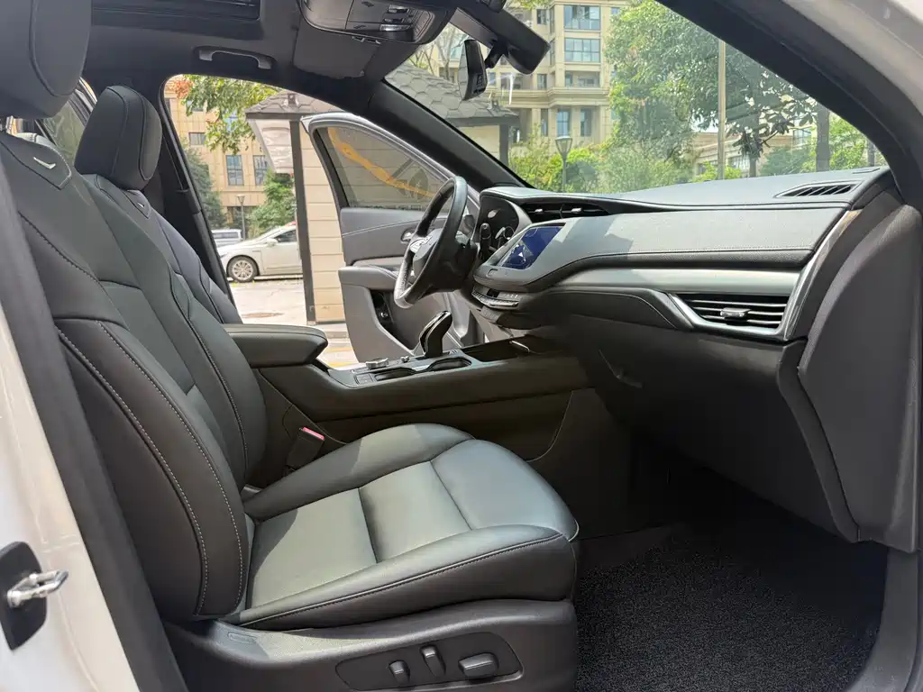 Cadillac XT4 — миниатюра 7