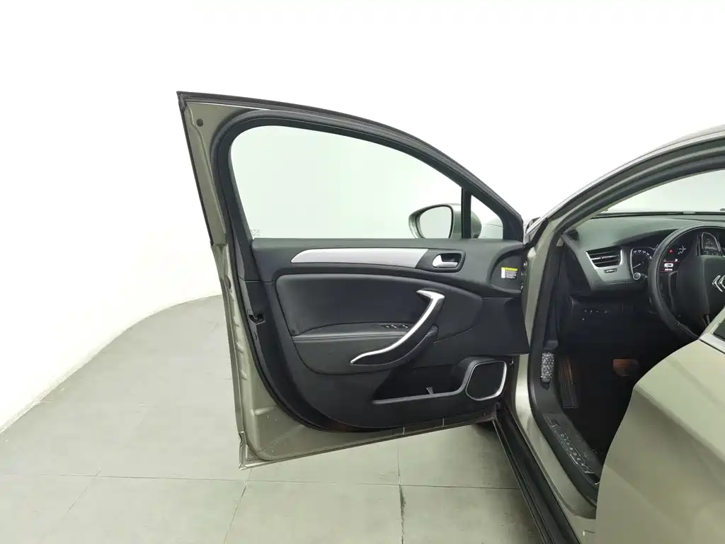 Citroen C5 — миниатюра 8