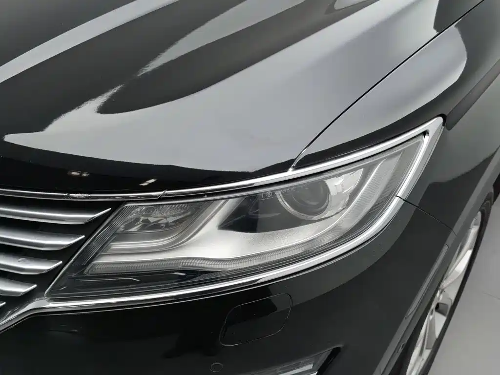 Lincoln MKC — миниатюра 7