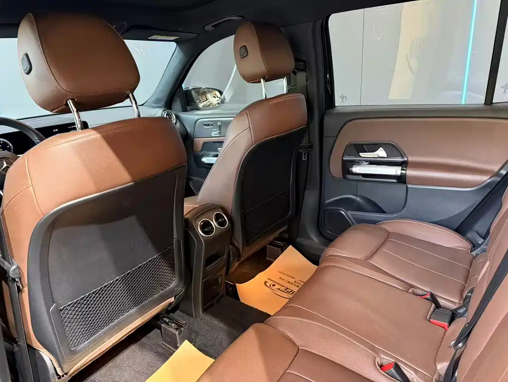 Mercedes-Benz GLB — миниатюра 9