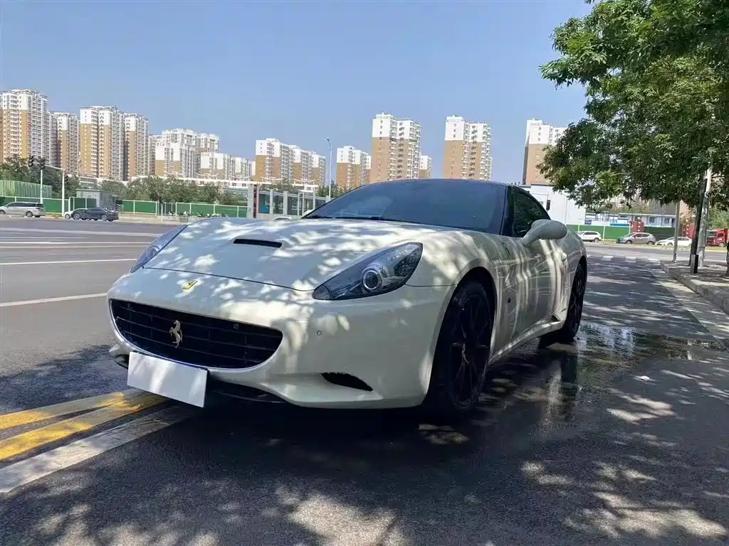 Ferrari California T 2013
